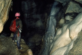  Entrar las entrañas de la cerro con la Oficina de Vigilantes del Valle del Hérault Espeleología 